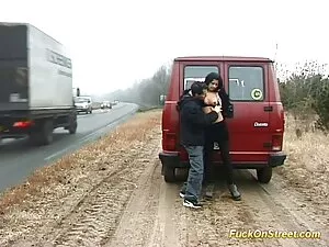 Murzyn spotkał białe ...